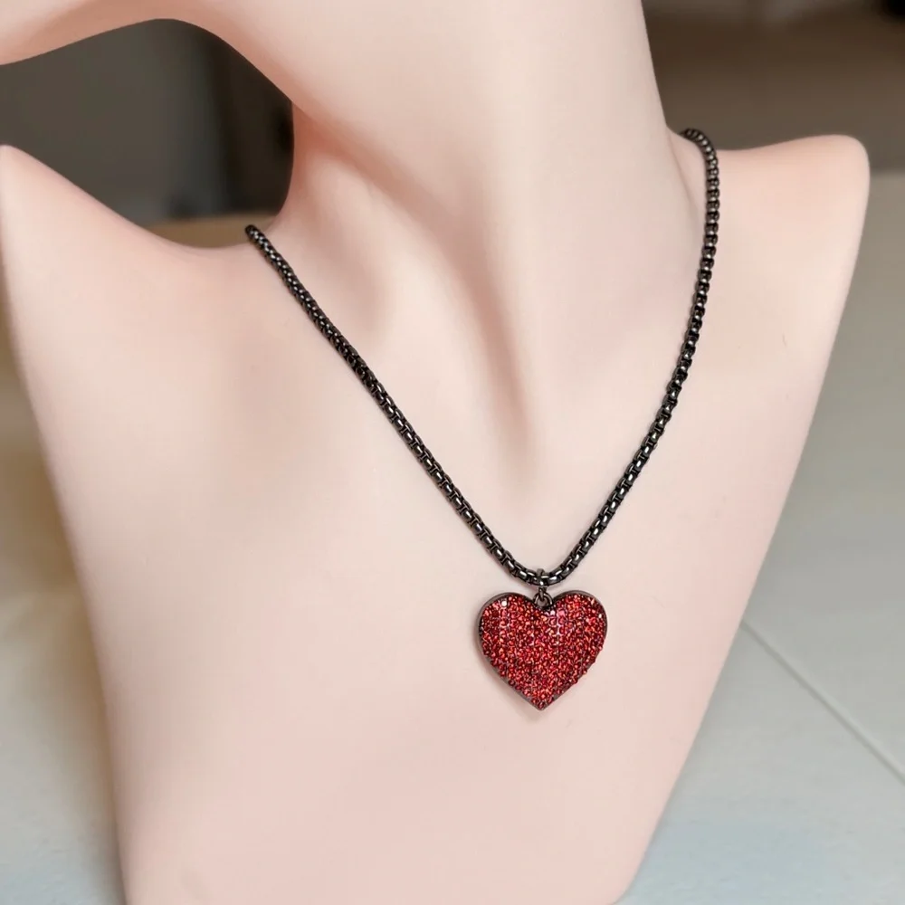⚜️ Vamp Red Heart Pendant Necklace